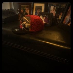 Snap back primuium flat bulls hat